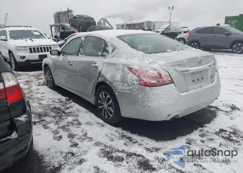 2013 Nissan Altima 2.5 S z USA, uszkodzony, nr VIN 1N4AL3AP8DN416756